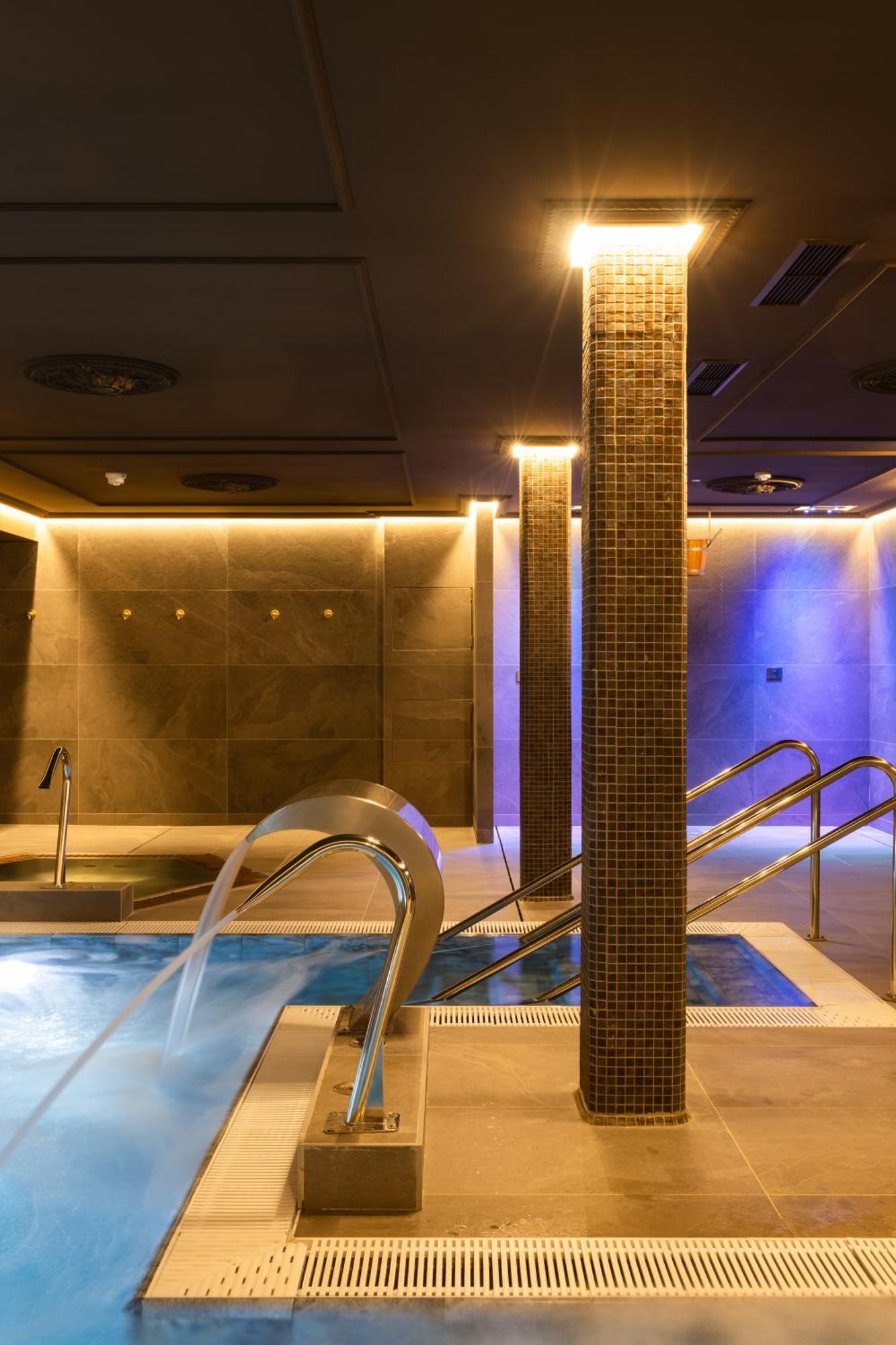 Hotel Luze Boutique Сан-Себастьян Экстерьер фото